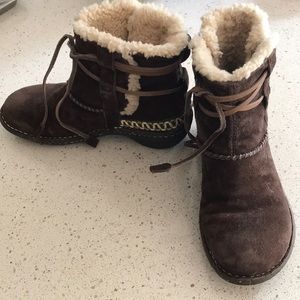 Short UGG boots